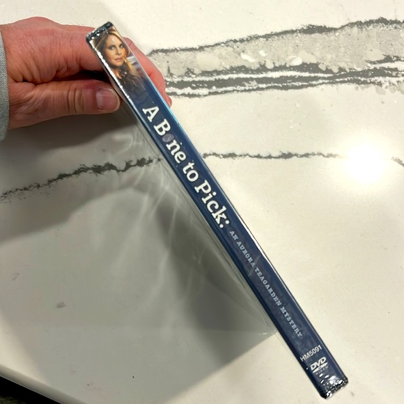 🎥 A Bone to Pick DVD 📀 - Picture 3 of 3